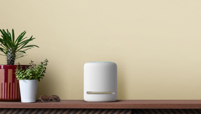 Echo Dot mit Uhr (Bild: Amazon)